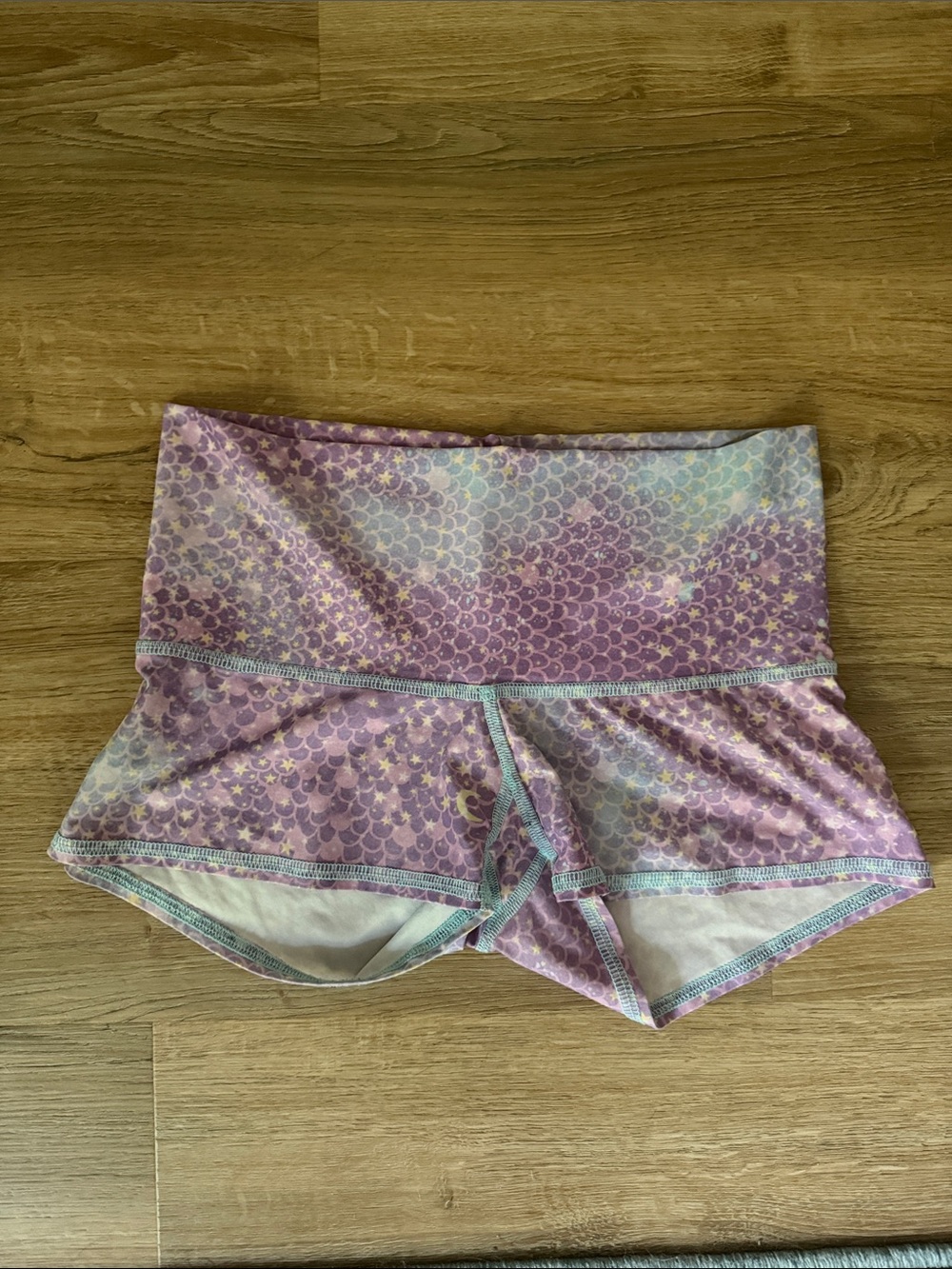 Teeki shorts size S